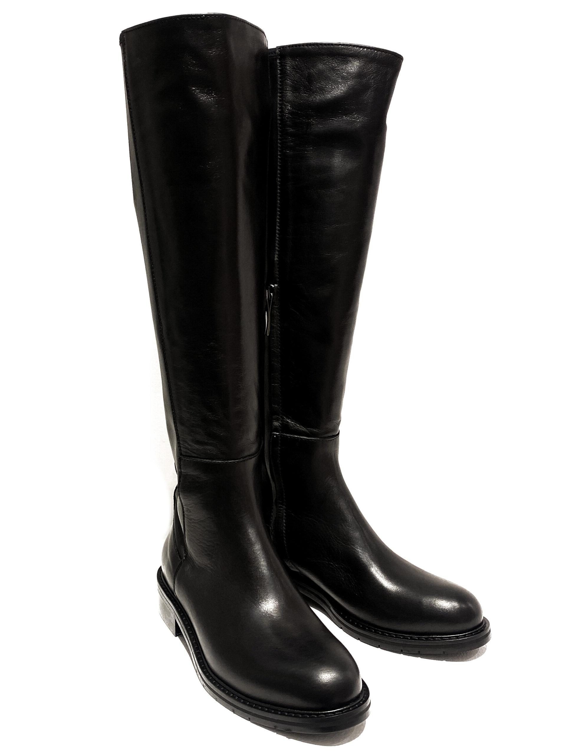 stivale flat in pelle nera con fascia posteriore elasticizzata in tinta