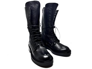 Anfibio in pelle nera stringato con zip