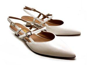 slingback in pelle bianco sabbia con cinturino, tacco 3 a rocchetto