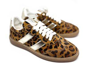 Sneaker in scamosciato animalier con dettagli in platino