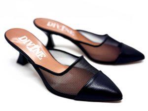 Sabot in pelle nera e rete intinta, tacco 5 a rocchetto
