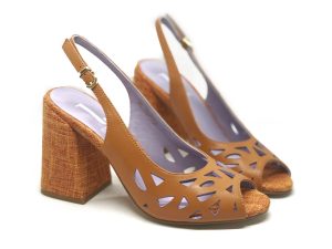 Slingback open toe traforata in pelle color arancione cannella, tacco 10 di tessuto in tinta