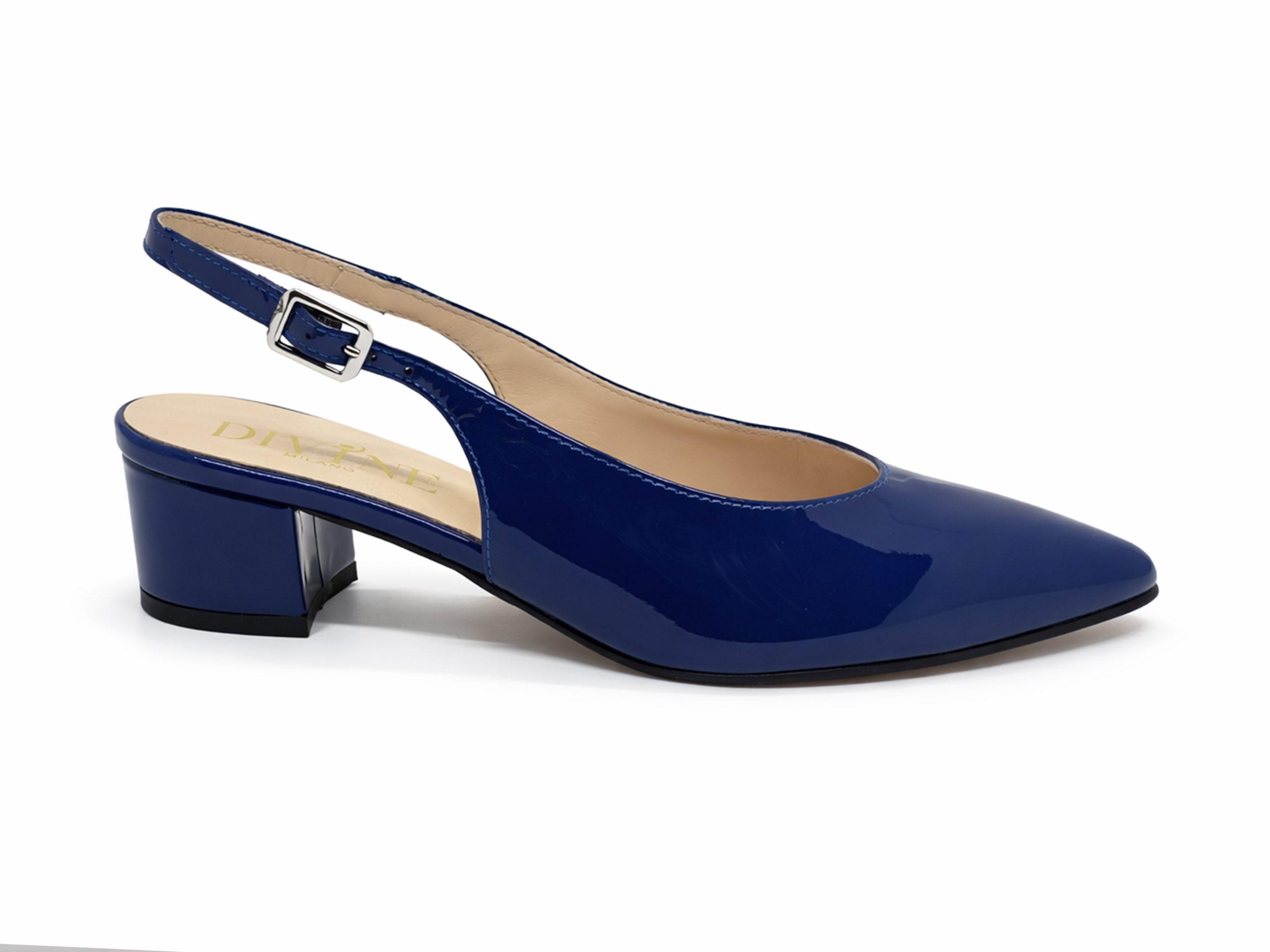 slingback in vernnice blu, tacco 4 largo, lato esterno