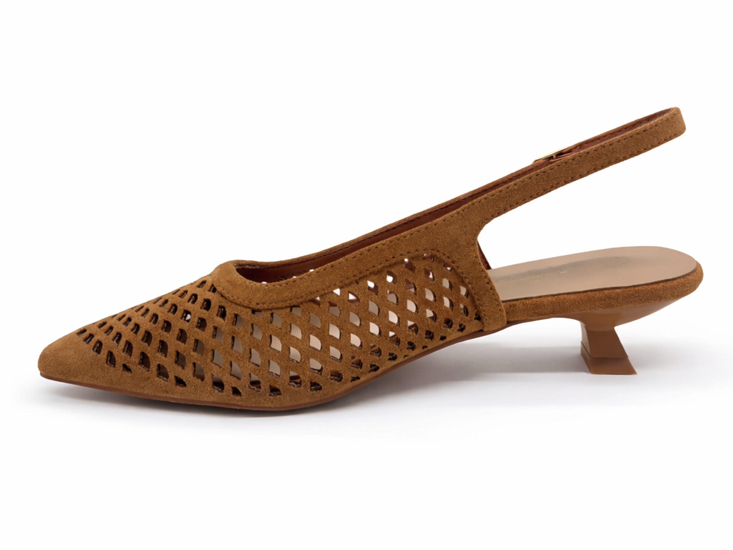 slingback in scamosciato tarforato cuoio, tacco 3 a rocchetto, lato interno