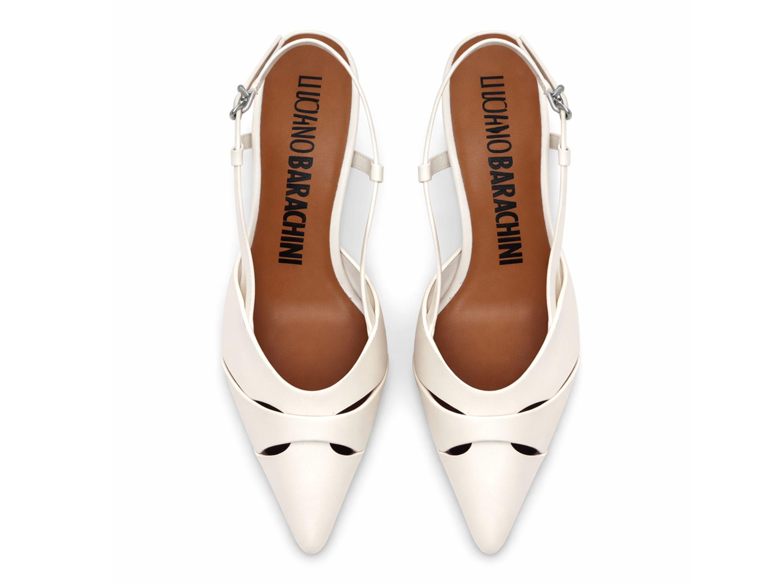 slingback in pelle bianco latte con derttaglio incrociato sulla punta, tacco 5 a rocchetto, viste dall'alto
