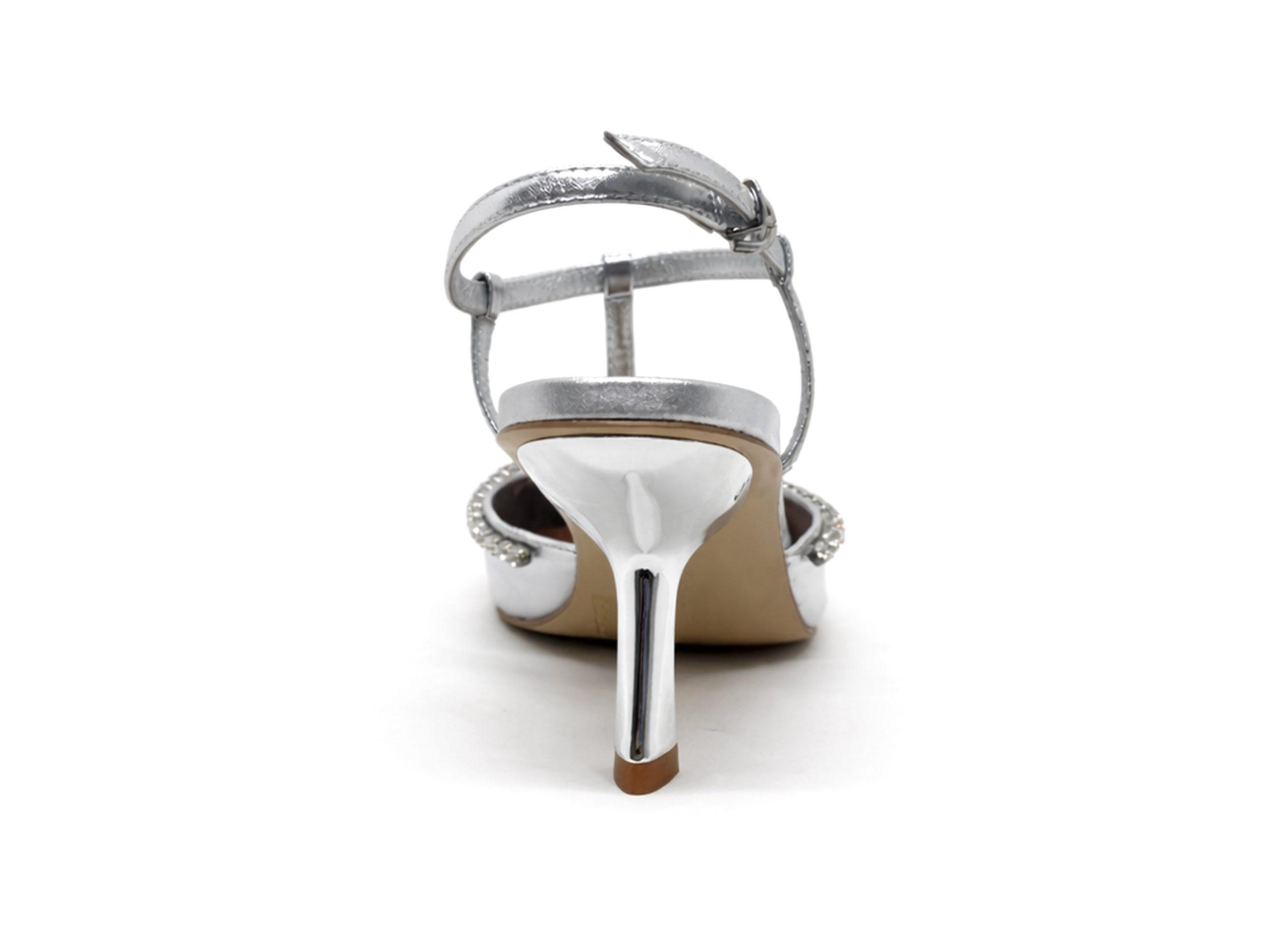 Sandalo gioiello in laminato argento, tacco 9 a virgola, lato posteriore