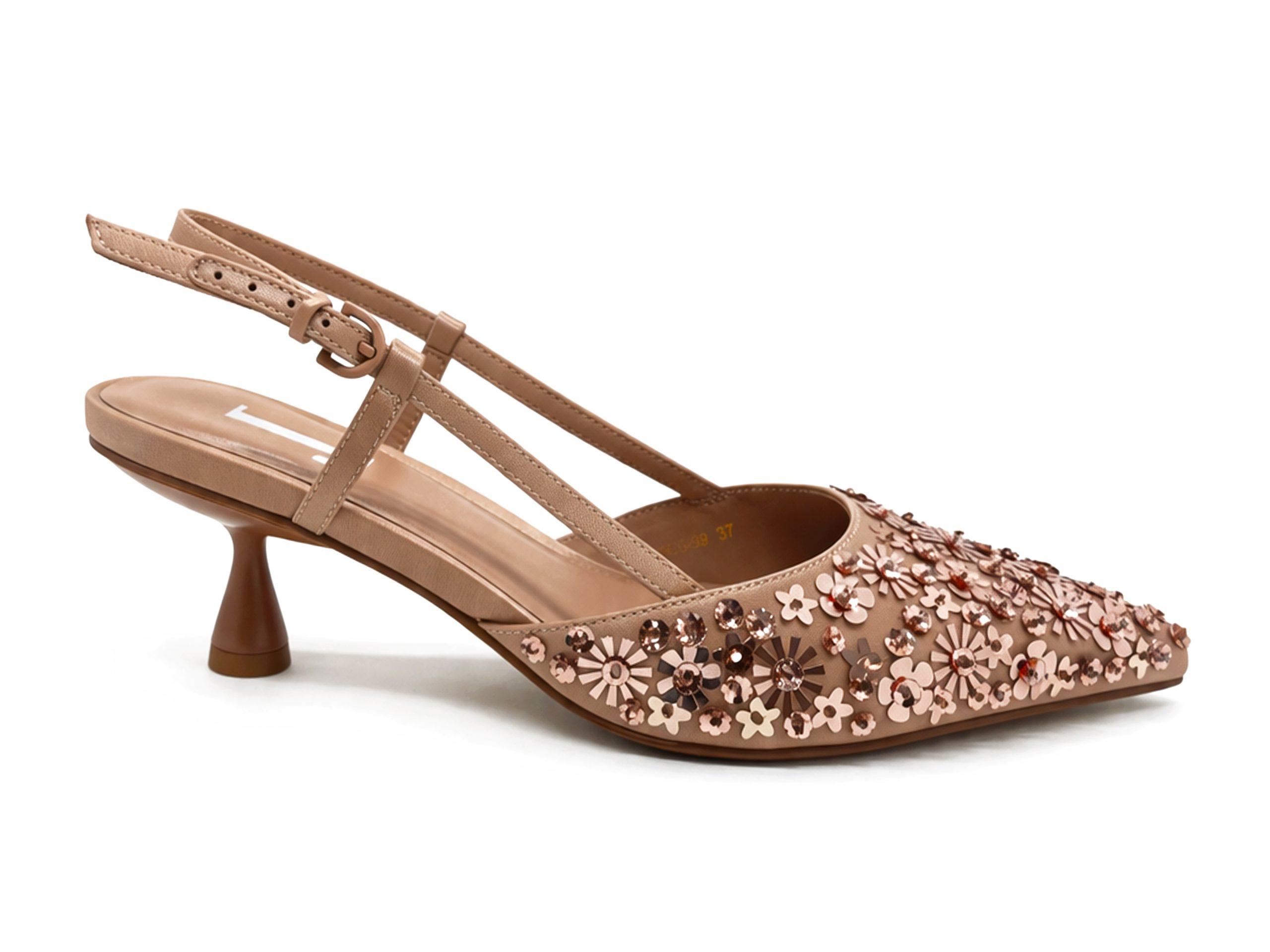 slingback in laminato oro rosa con paillettes in tinta, tacco 5 a rocchetto, lato esterno